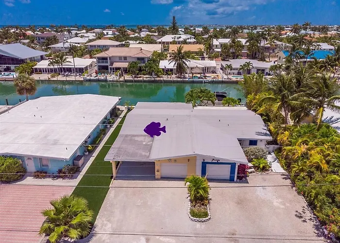 Keys Dream - Luxury Waterfront Home, Beach Club W Pool, 37' Dock
